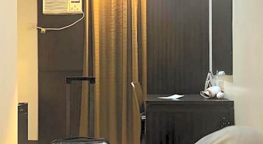 Grand Astoria Hotel