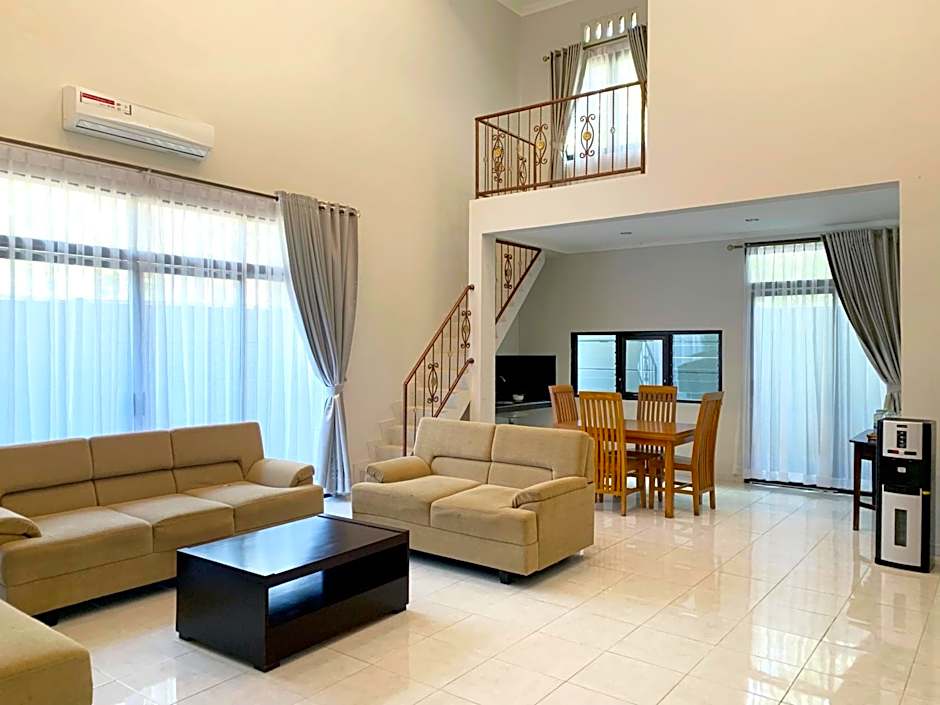 The Nalaya Hotel & Resto