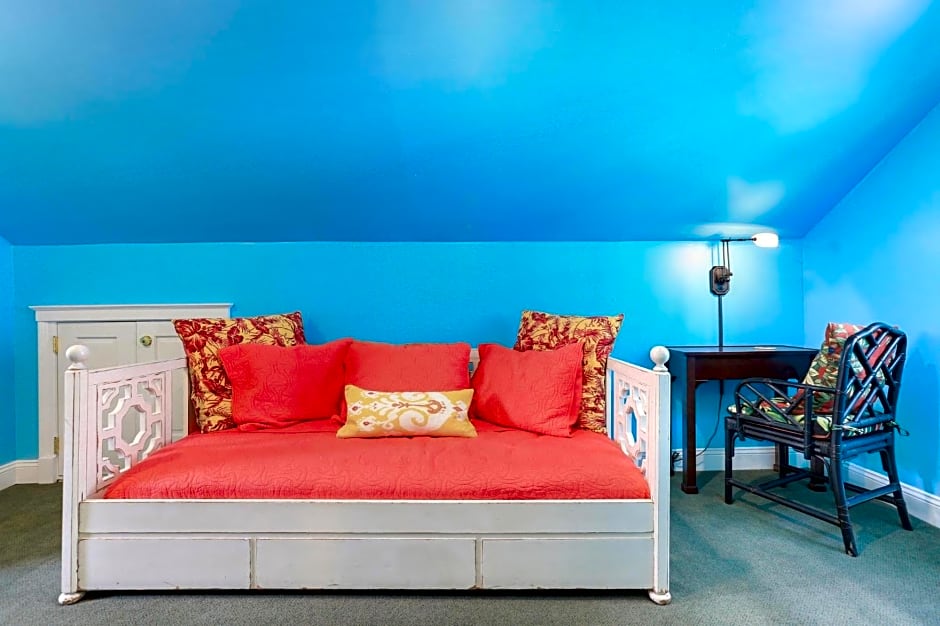 Historic Inn in the Marigny, blocks to French Quarter