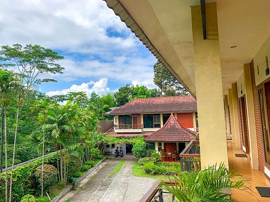 Urbanview Sasono Putro Condongcatur by RedDoorz