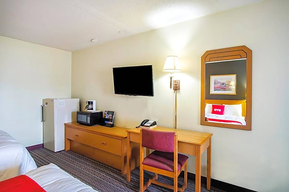 OYO Hotel Hutchinson KS West 4th Ave