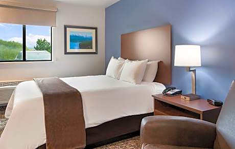Single Queen Room