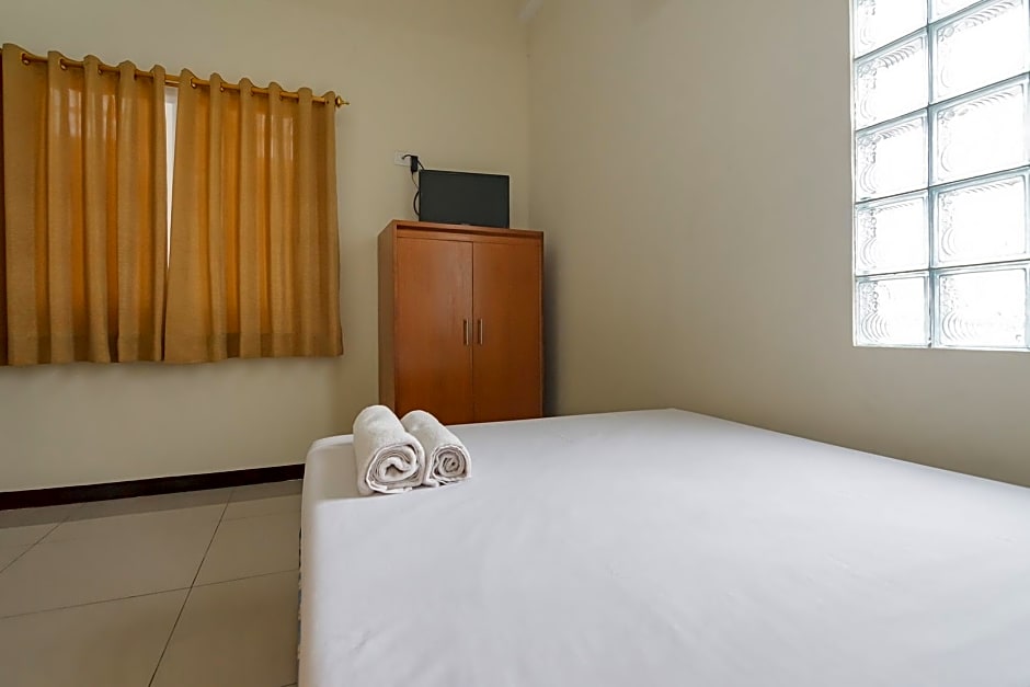 Grand Kembar Hotel Mitra RedDoorz