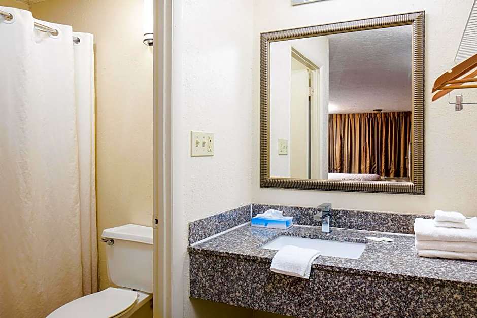 Americana Inn a Travelodge by Wyndham