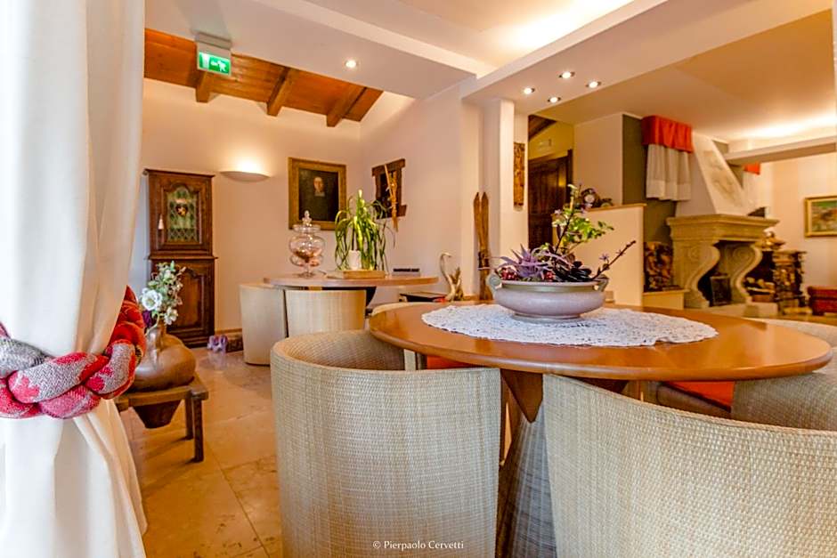 Paradise Hotel & Wellness