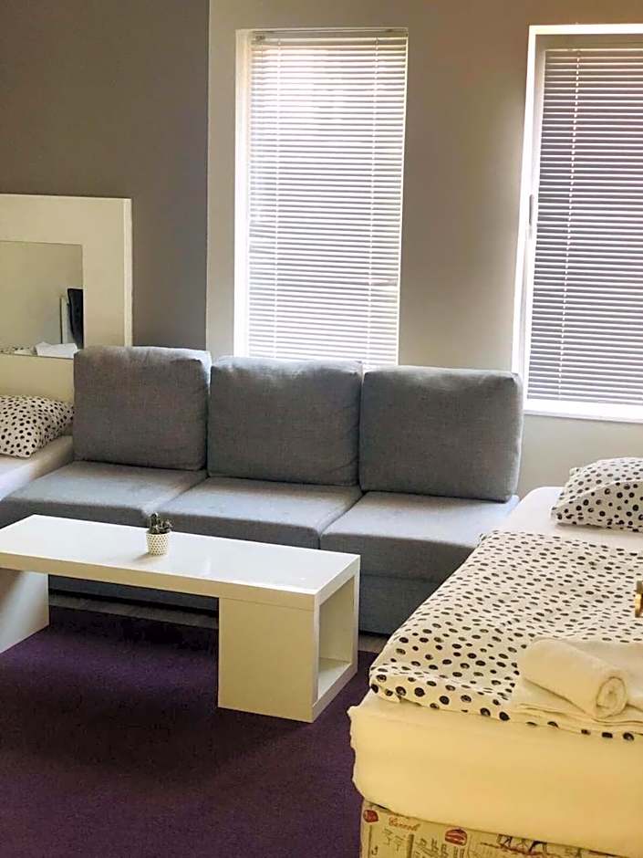 Executive Rooms and Suites Play