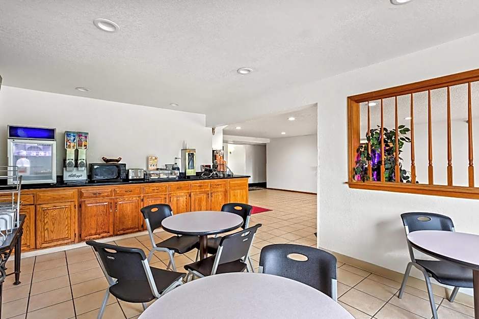 Quality Inn & Suites Howe - Sturgis