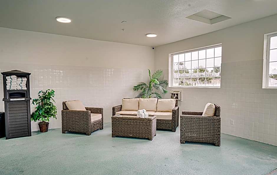 The Ashley Inn & Suites