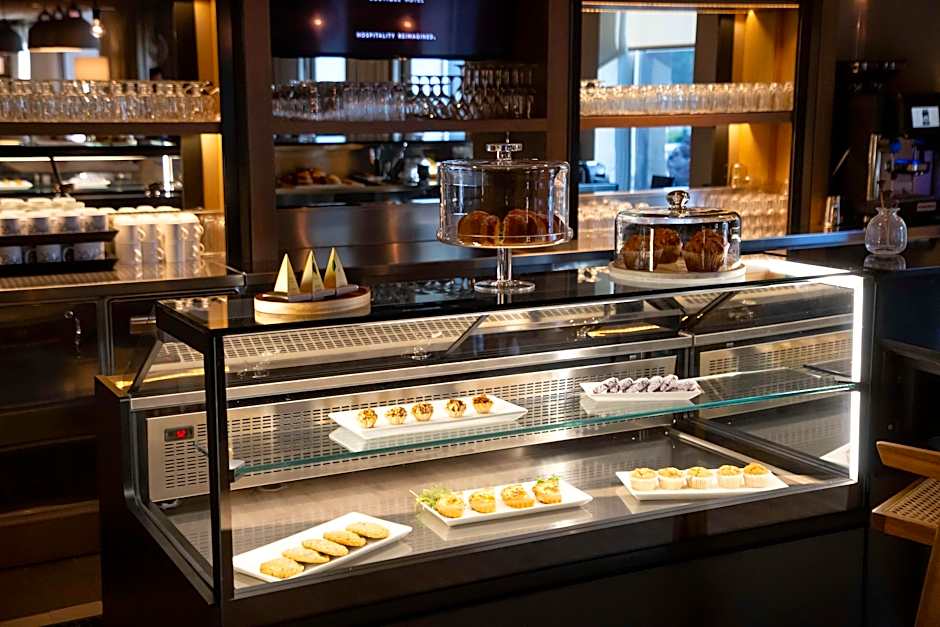 The Lloyd Stamford, Tapestry Collection By Hilton