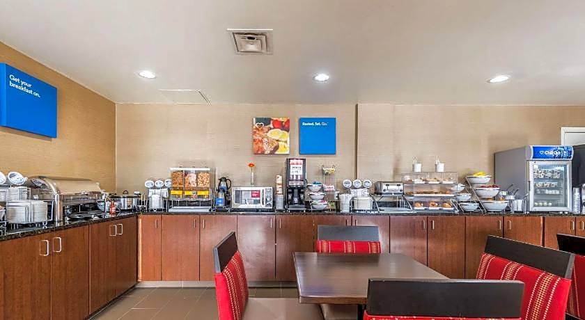 Comfort Inn & Suites Dayton North