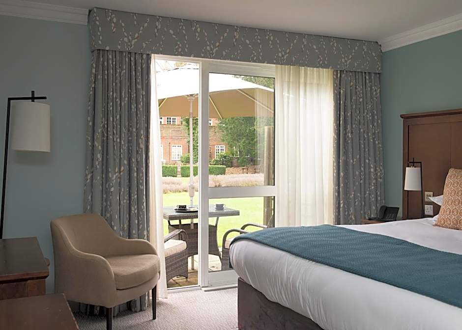 Bush Hotel Farnham