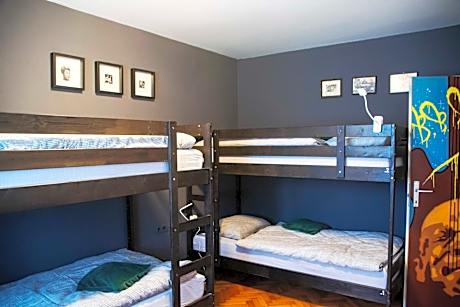 Bed in 4-Bed Mixed Dormitory Room