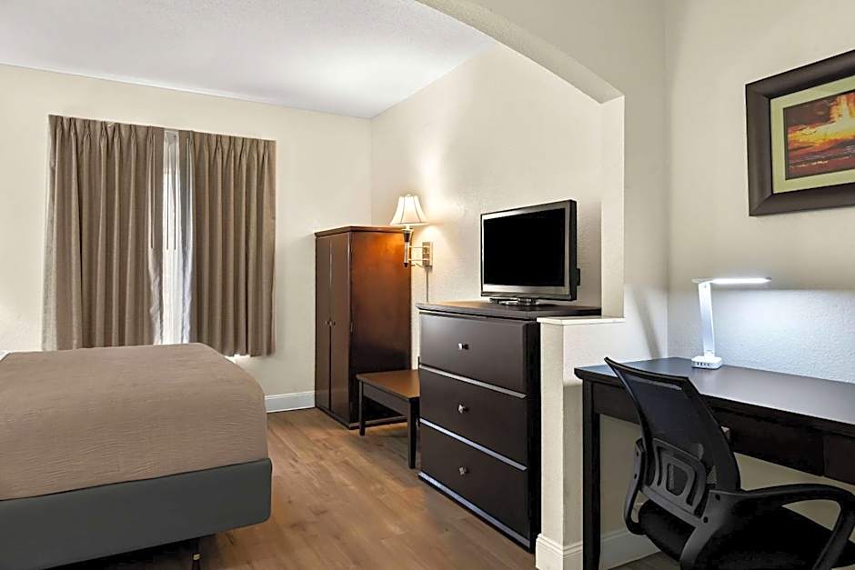 Quality Inn & Suites Lafayette