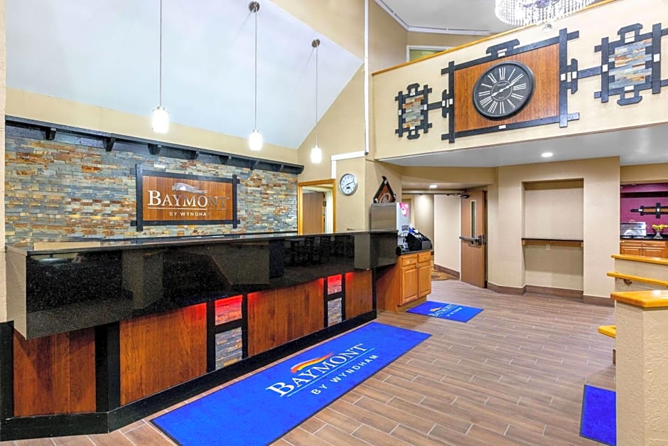 Baymont Inn & Suites by Wyndham Mukwonago