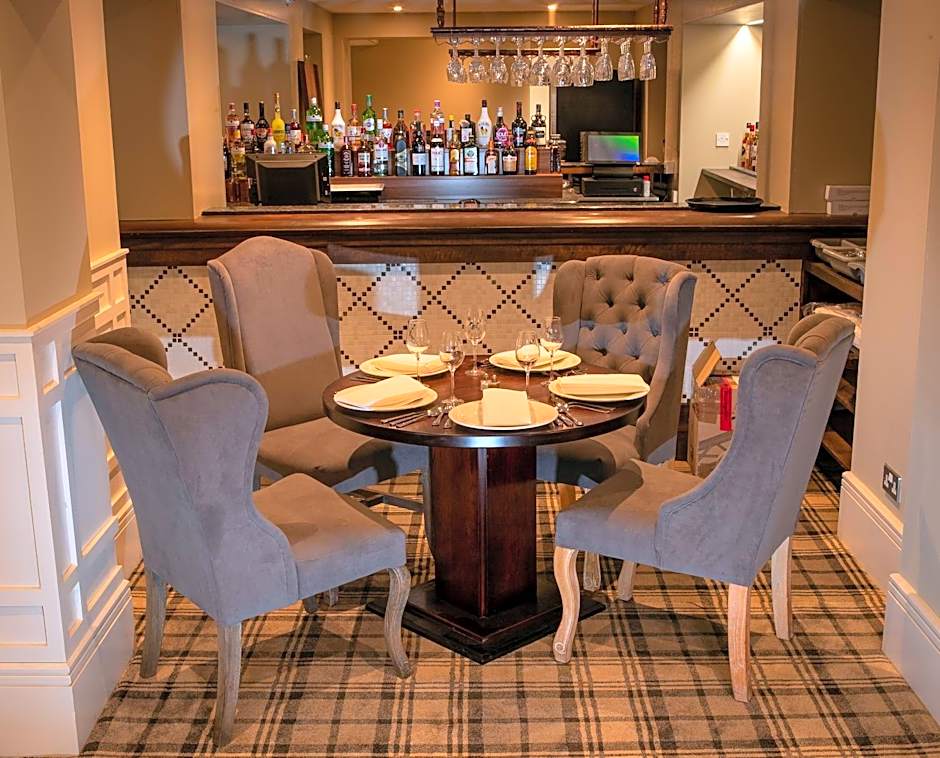 Crowwood Hotel and Alba Restaurant