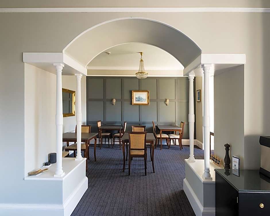 Sunbank House Metro Hotel