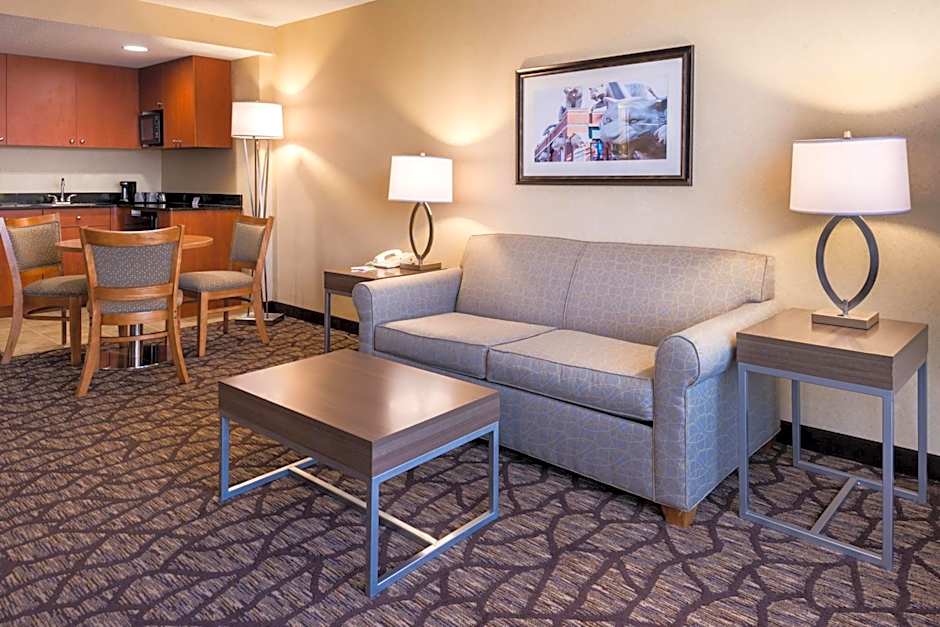 Holiday Inn Hotel & Suites Warren By IHG