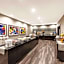 La Quinta Inn & Suites by Wyndham San Antonio Downtown