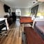 Super 8 by Wyndham Baytown/Mont Belvieu
