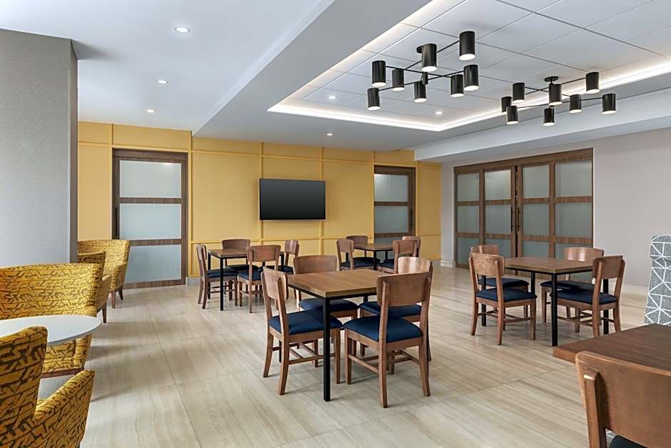 Hampton Inn by Hilton Montreal East Anjou