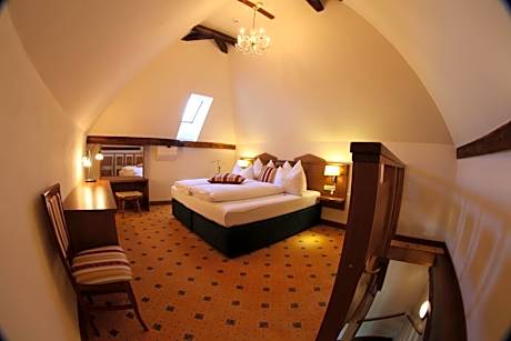 Apartment - Split Level