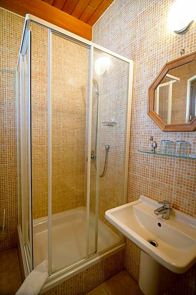 Tekergő Motel és Étterem