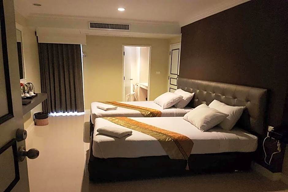 The Niran Grand Hotel