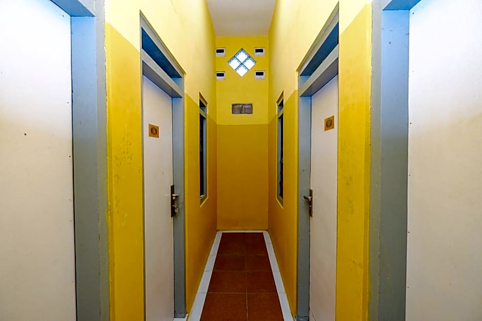 OYO Life 2867 Kos Kuning