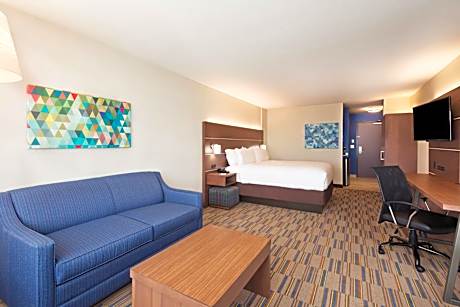 King Suite - Non-Smoking