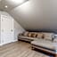 Beautiful renovated home 3 mins drive to Fall