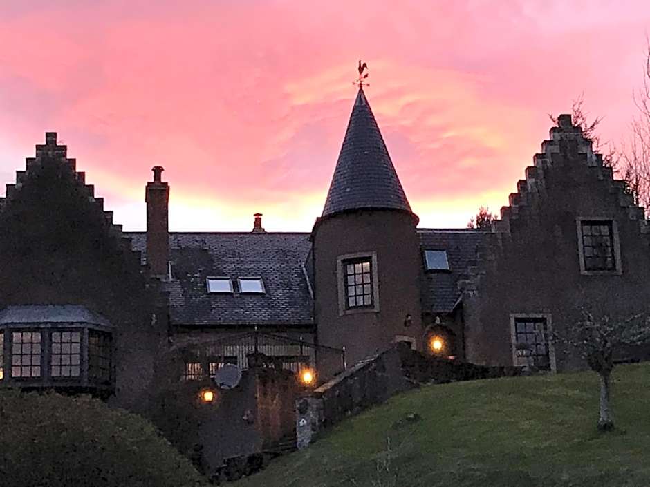 Highland Bear Lodge & Luxury Bear Huts