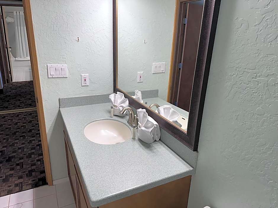 Promenade Inn & Suites Oceanfront