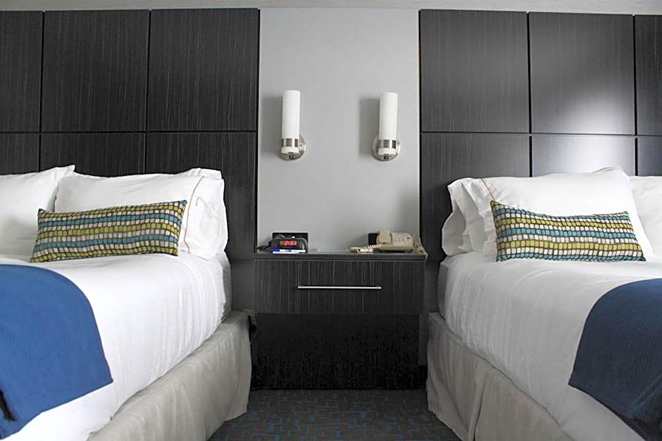 Holiday Inn Express Janesville-I-90 & US Highway 14 By IHG
