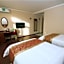 GreenTree Inn Jiangsu ZhenJiang Jurong New Bus Station Express Hotel