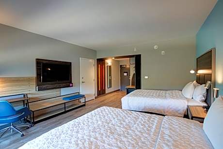 Queen Room with Two Queen Beds - Mobility and Hearing Access