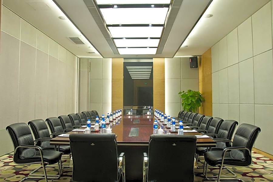 Howard Johnson by Wyndham Tianzhu Plaza Fuyang