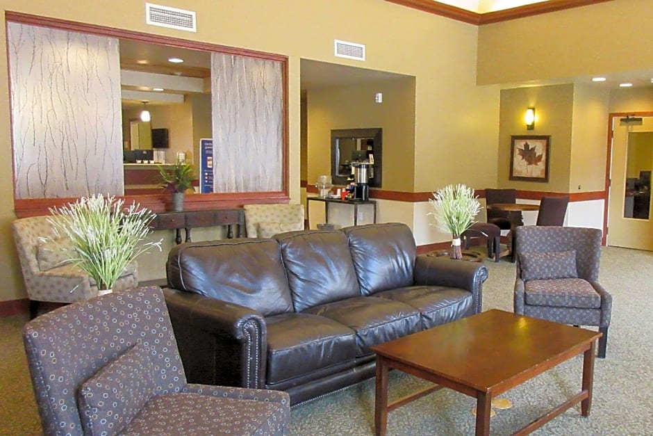 Clarion Hotel & Suites