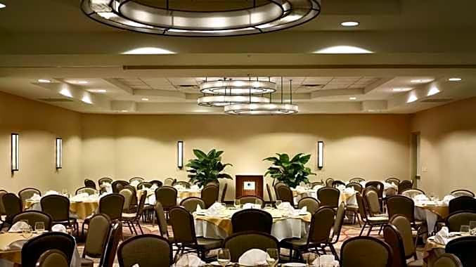 DoubleTree Hotel & Suites Charleston Airport