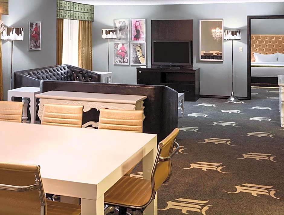 Wyndham Dallas North – Dallas, TX