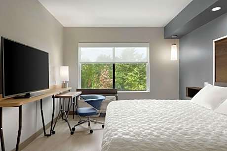 1 King Hearing Accessible Room