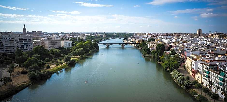 Ribera De Triana Hotel