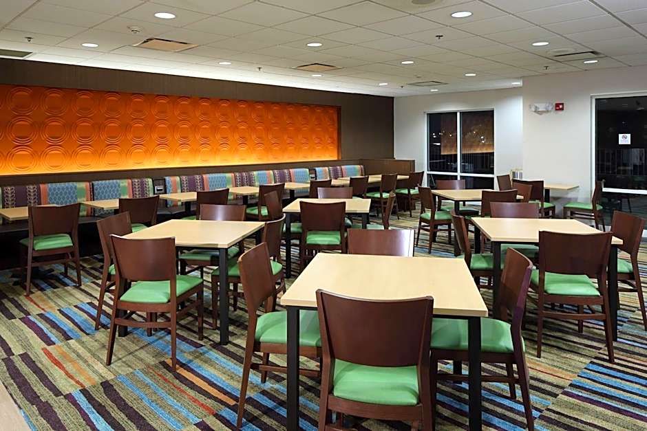 Fairfield Inn & Suites by Marriott Newark Liberty International Airport