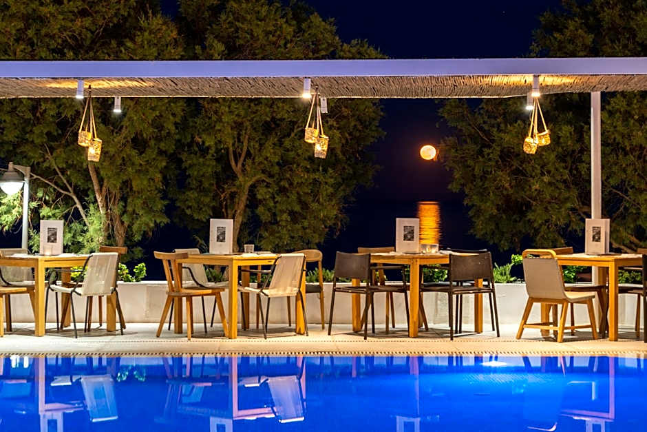Kamari Beach Hotel