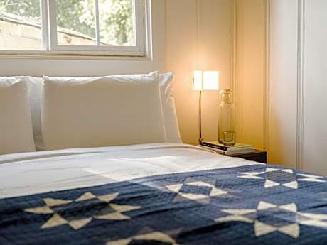 Bungalow with Garden View