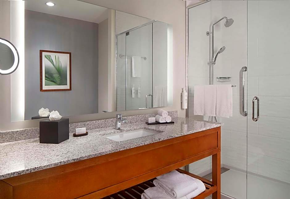 Embassy Suites By Hilton Sarasota