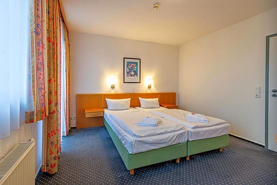 Hotel Rostock West im "Kritzmow Park"