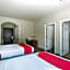 OYO Townhouse Clute Lake Jackson
