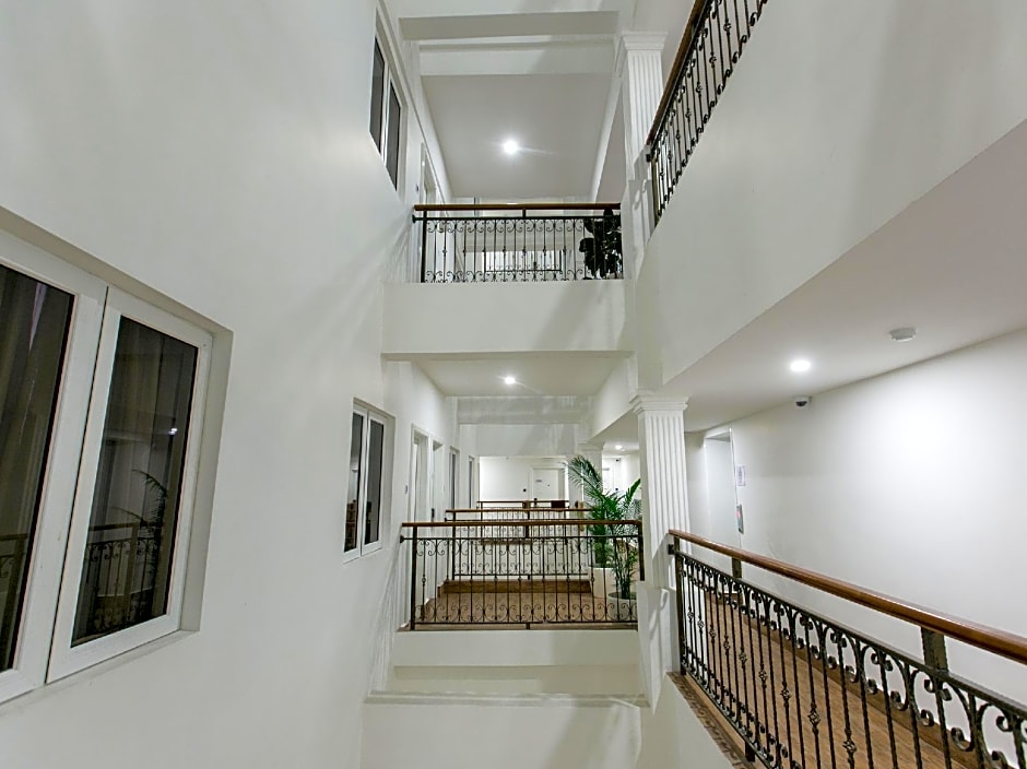 Belllo Hotel Jb Central