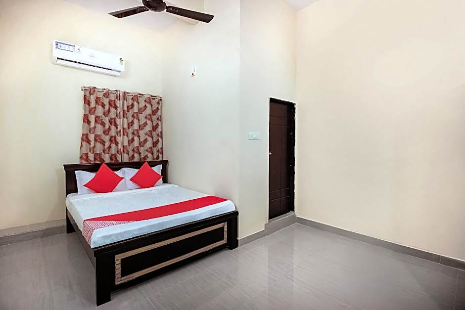 Hotel Shri Chaitra by OYO Rooms – Hyderabad, IA