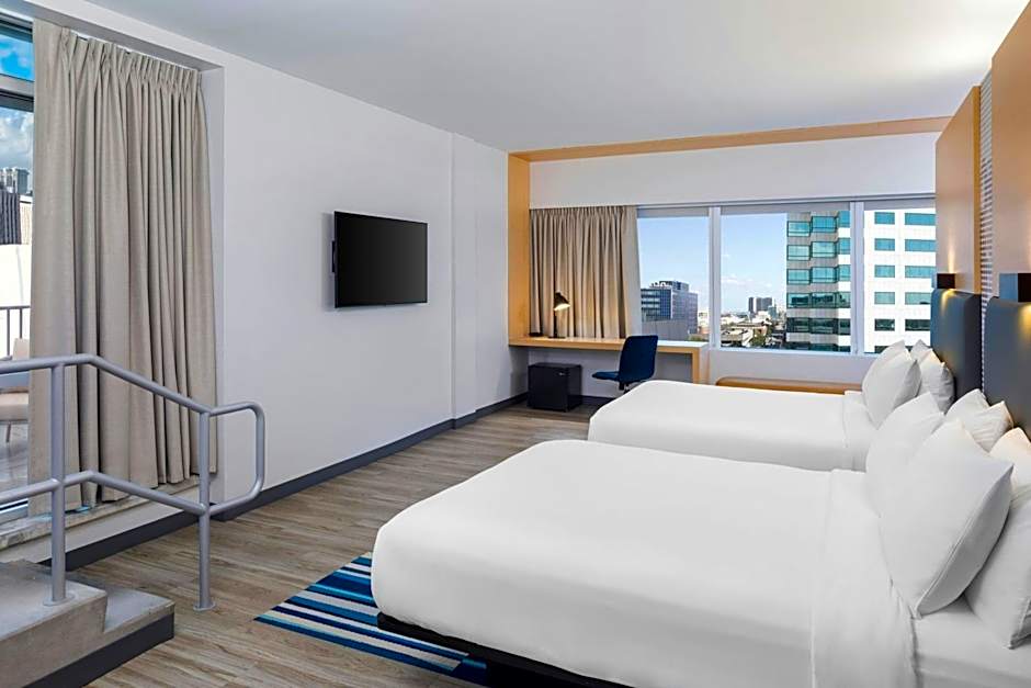 Aloft Tampa Downtown